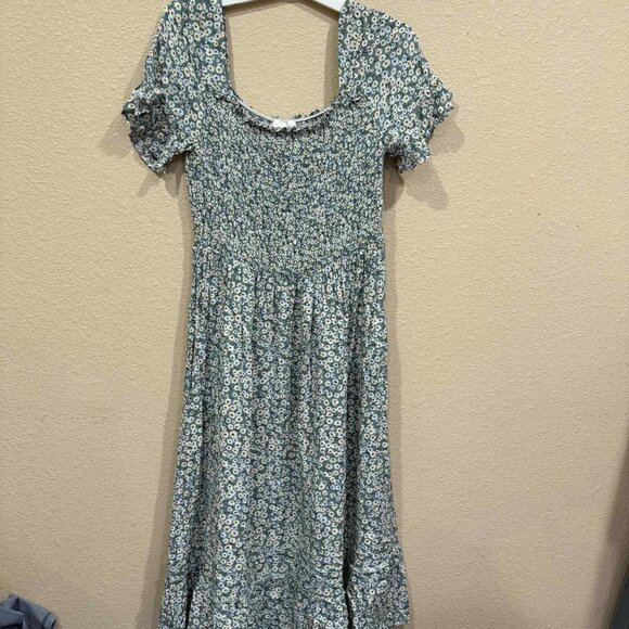 Dresses & Skirts - Women's Medium Floral dress